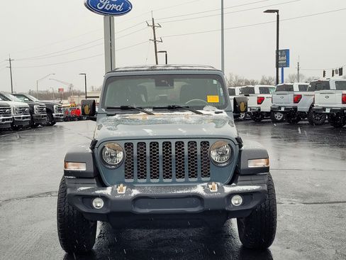 Used 2024 Jeep Wrangler Sport S image 9