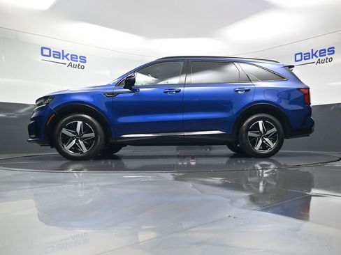 Certified 2022 Kia Sorento EX w/ Panoramic Sunroof Package image 45