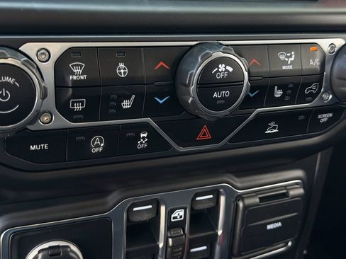 Used 2020 Jeep Gladiator Rubicon AWD/4WD image 22