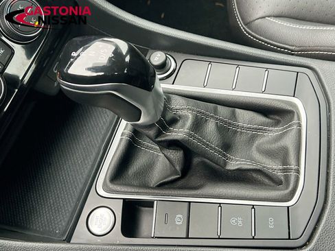 Used 2024 Volkswagen Jetta SE image 21