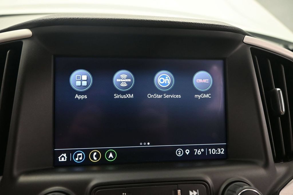Used 2024 GMC Terrain SLT w/ Infotainment Package II FWD image 26