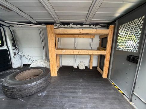 Used 2009 Chevrolet Express 2500 RWD image 15