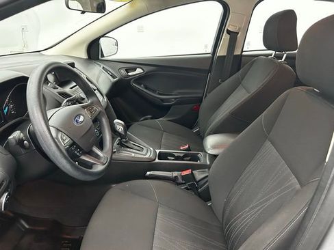 Used 2016 Ford Focus SE w/ SE Power Seat Package image 22