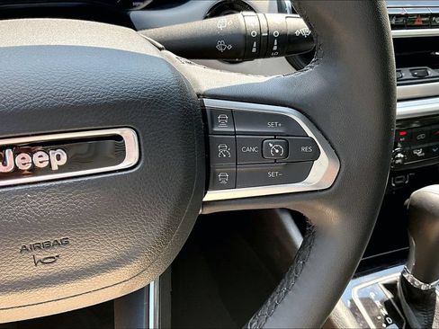 Used 2025 Jeep Compass Limited AWD/4WD image 12