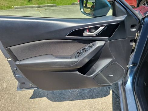 Used 2016 MAZDA MAZDA3 i Touring w/ Popular Equipment Package FWD image 13