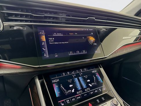 Used 2020 Audi Q8 Prestige image 14