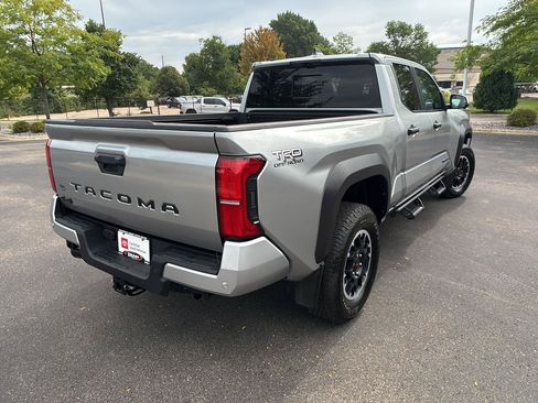 Used 2024 Toyota Tacoma TRD Off-Road w/ TRD Off Road Premium Package AWD/4WD image 10