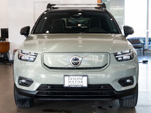 Used 2022 Volvo XC40 P8 Recharge Plus AWD/4WD image 2