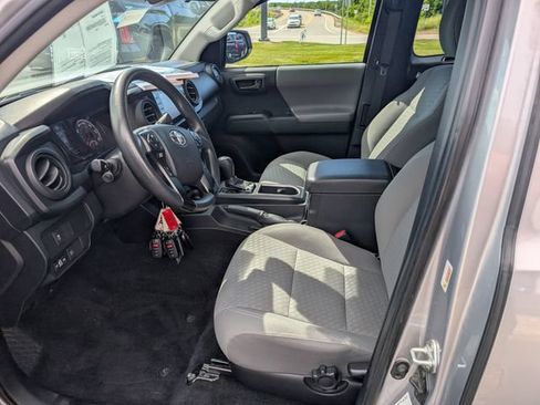 Used 2021 Toyota Tacoma SR AWD/4WD image 12