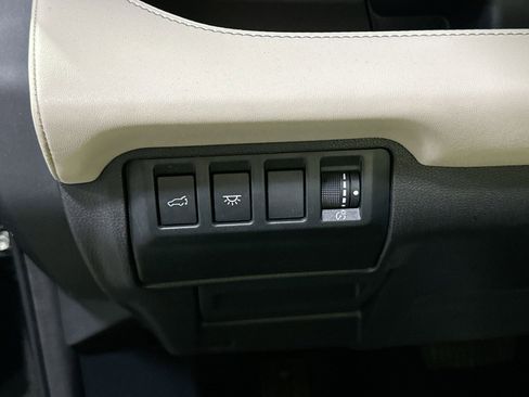 Used 2023 Subaru Ascent Limited image 18