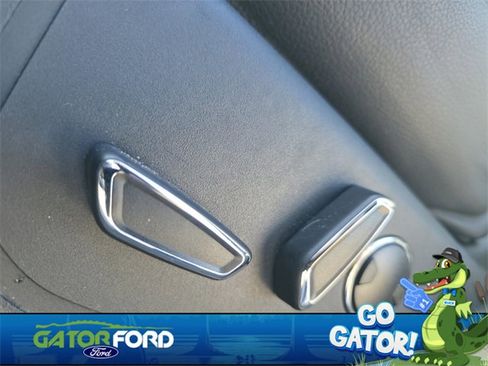 Used 2021 Ford Expedition Limited image 15