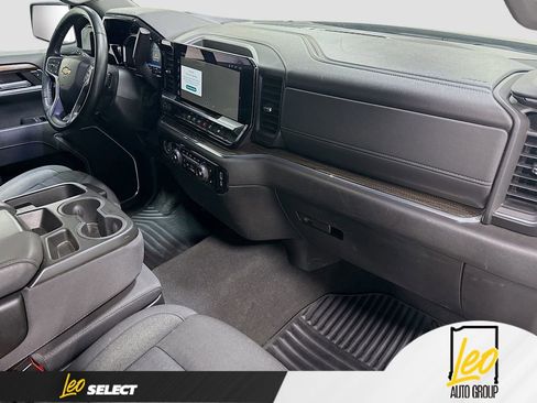 Used 2024 Chevrolet Silverado 1500 LT AWD/4WD image 32