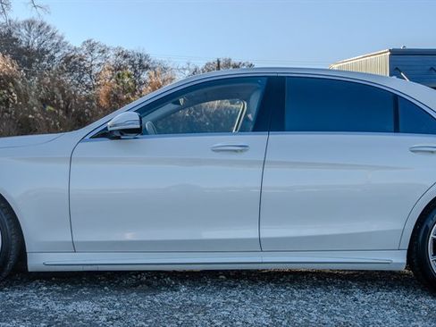 Used 2020 Mercedes-Benz S 560 Sedan w/ AMG Line Exterior image 2