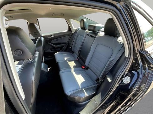 Used 2025 Volkswagen Jetta SE FWD image 23
