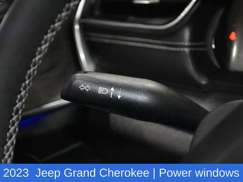 Used 2023 Jeep Grand Cherokee Overland image 7