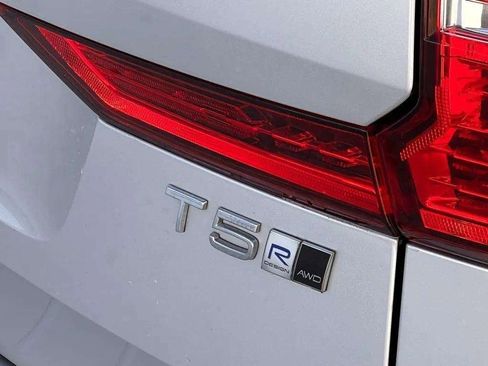 Used 2020 Volvo XC60 T5 R-Design w/ Protection Package Premier image 10