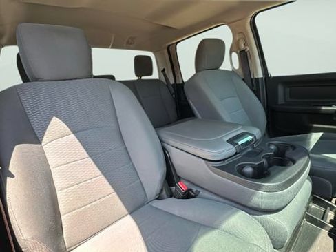 Used 2017 RAM 1500 Express AWD/4WD image 19