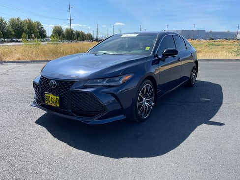 Certified 2019 Toyota Avalon Touring w/ Advanced Safety Package FWD image 7