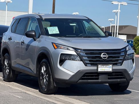 Certified 2024 Nissan Rogue S AWD/4WD image 2