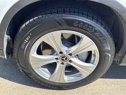 Used 2018 Mercedes-Benz GLC 300 4MATIC image 14