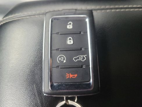 Used 2022 Jeep Grand Cherokee L Limited AWD/4WD image 32