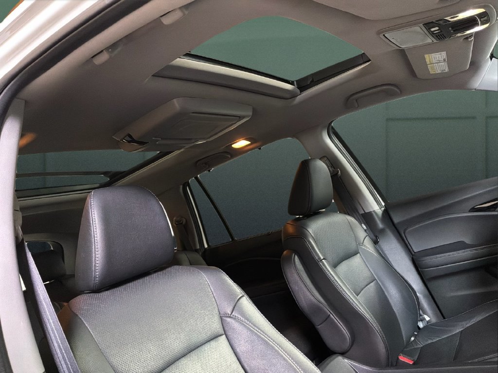 Used 2022 Honda Pilot Elite image 32