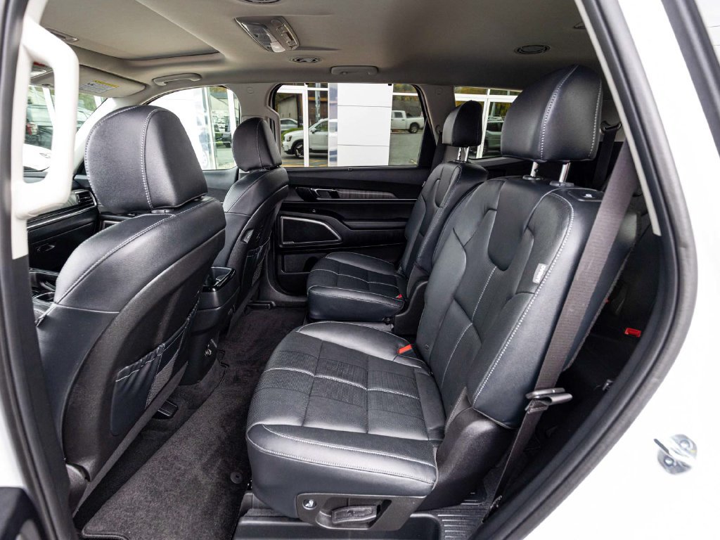 Used 2024 Kia Telluride EX w/ EX Captain's Chair Package AWD/4WD image 26