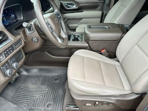 Used 2024 Chevrolet Tahoe Z71 w/ Luxury Package AWD/4WD image 6