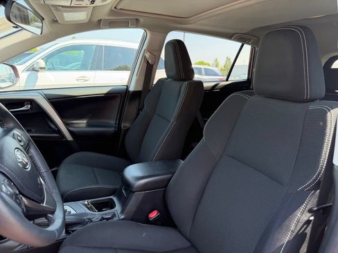 Used 2018 Toyota RAV4 XLE AWD/4WD image 14