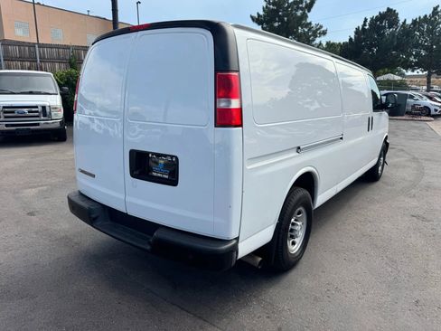 Used 2017 Chevrolet Express 3500 Extended image 7