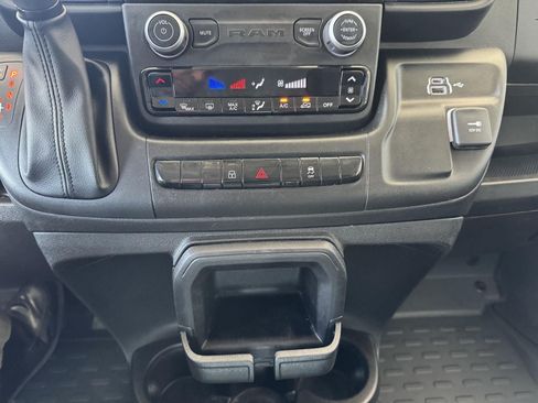 Used 2025 RAM ProMaster 2500 FWD image 17
