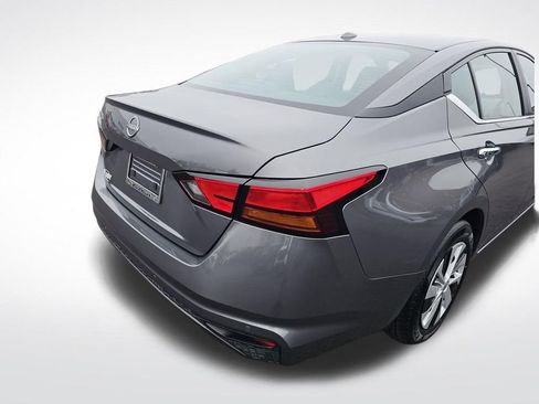 Used 2025 Nissan Altima 2.5 S image 13