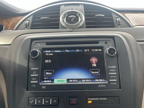 Used 2011 Buick Enclave CXL image 20