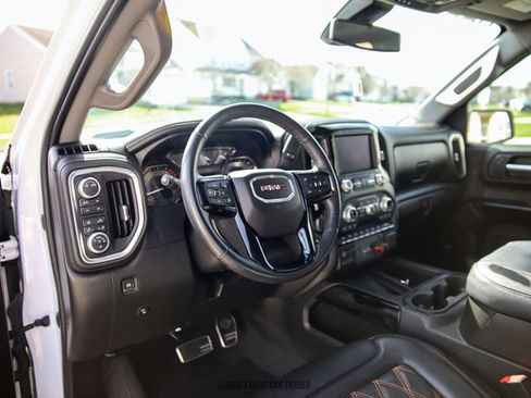 Used 2021 GMC Sierra 1500 SLT w/ SLT Premium Plus Package AWD/4WD image 18
