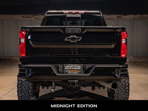 Used 2022 Chevrolet Silverado 2500 LTZ w/ LTZ Plus Package image 8