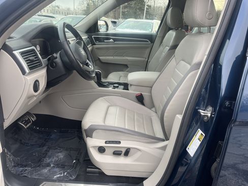 Used 2022 Volkswagen Atlas SEL Premium image 17