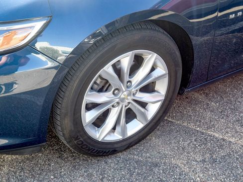 Used 2019 Chevrolet Malibu LT FWD image 11