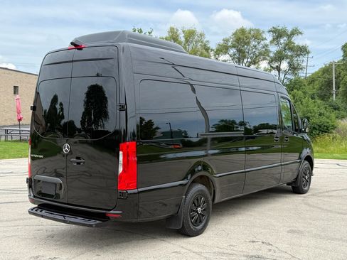 Used 2023 Mercedes-Benz Sprinter 2500 image 4