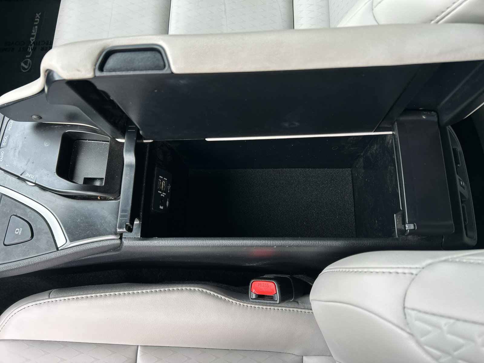 Used 2022 Lexus UX 200 w/ Accessory Package (Z1) FWD image 22
