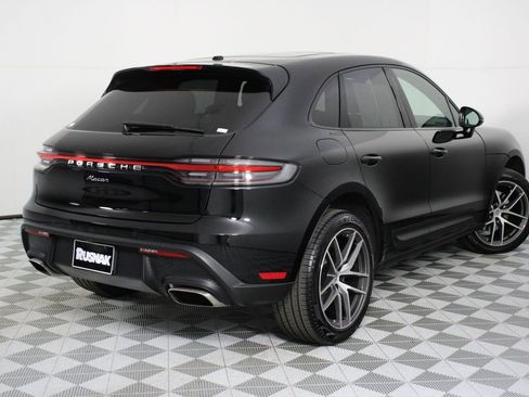 Certified 2025 Porsche Macan image 7