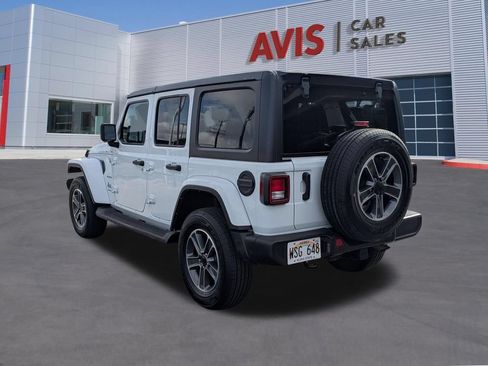 Used 2023 Jeep Wrangler Unlimited Sahara w/ Cold Weather Group AWD/4WD image 3