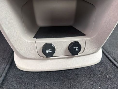 Used 2018 Dodge Grand Caravan SE w/ UConnect Hands-Free Group image 22