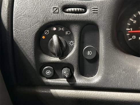 Used 2003 Chevrolet TrailBlazer LT image 17