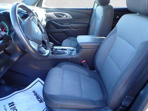 Used 2022 Chevrolet Traverse LT image 12