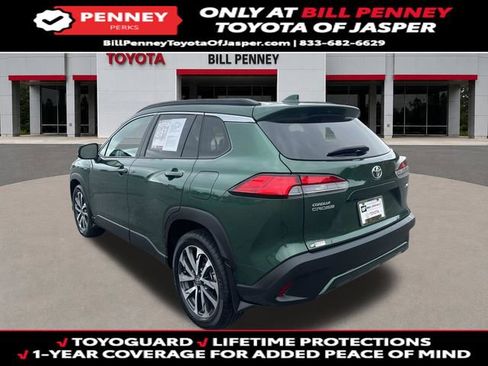 Used 2023 Toyota Corolla Cross XLE w/ Convenience Package FWD image 3