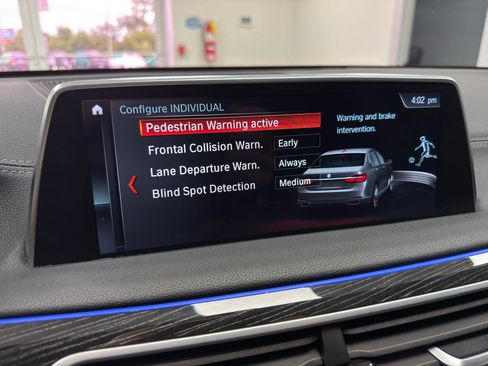 Used 2019 BMW 750i xDrive w/ M Sport Package image 22