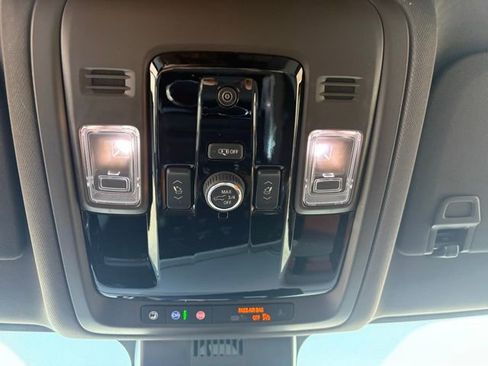 New 2026 Chevrolet Suburban LT image 24