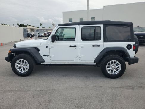 Used 2023 Jeep Wrangler Sport image 8