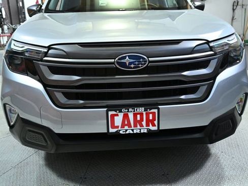 Used 2025 Subaru Forester Premium AWD/4WD image 19