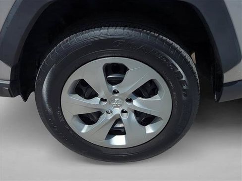 Certified 2023 Toyota RAV4 LE FWD image 9